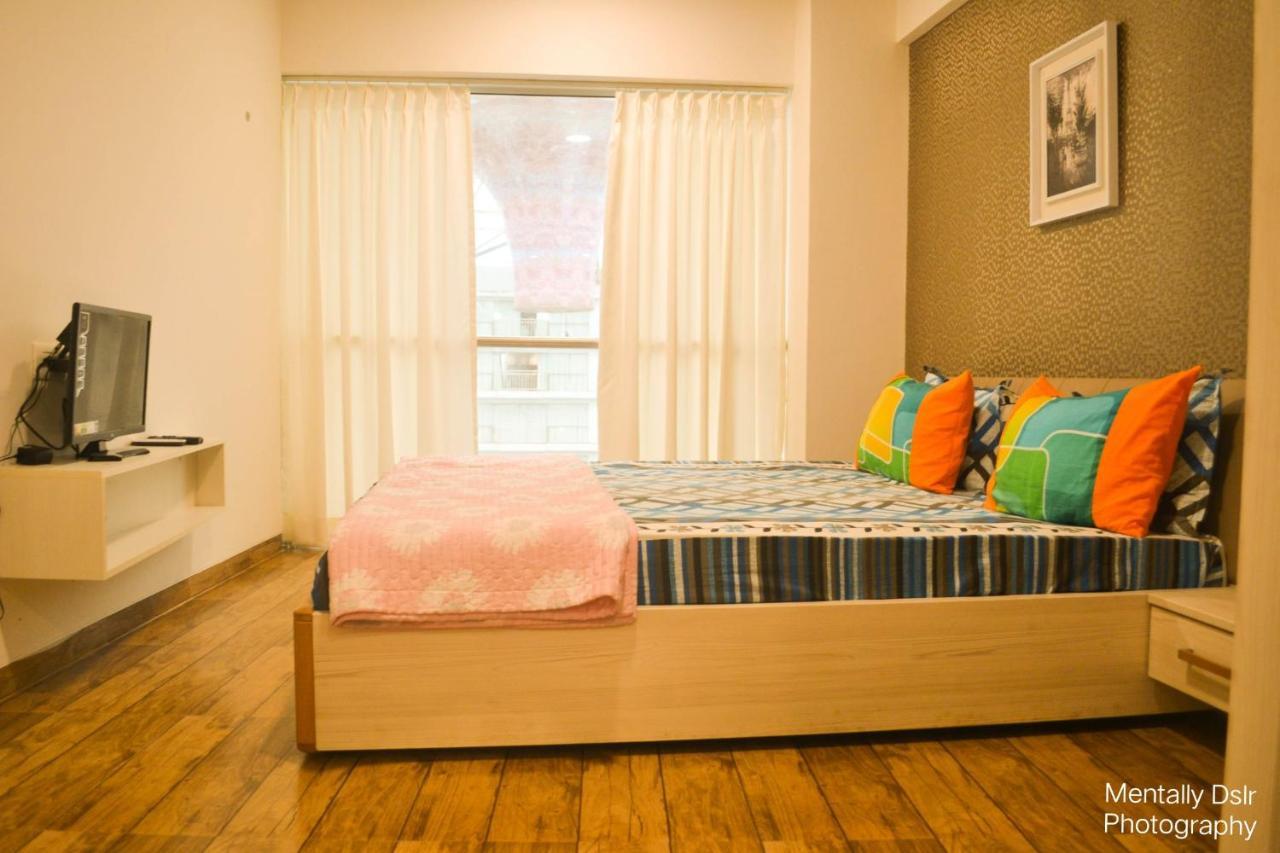 Homestays At Rajhans Belliza Near Airport Surat Exterior photo