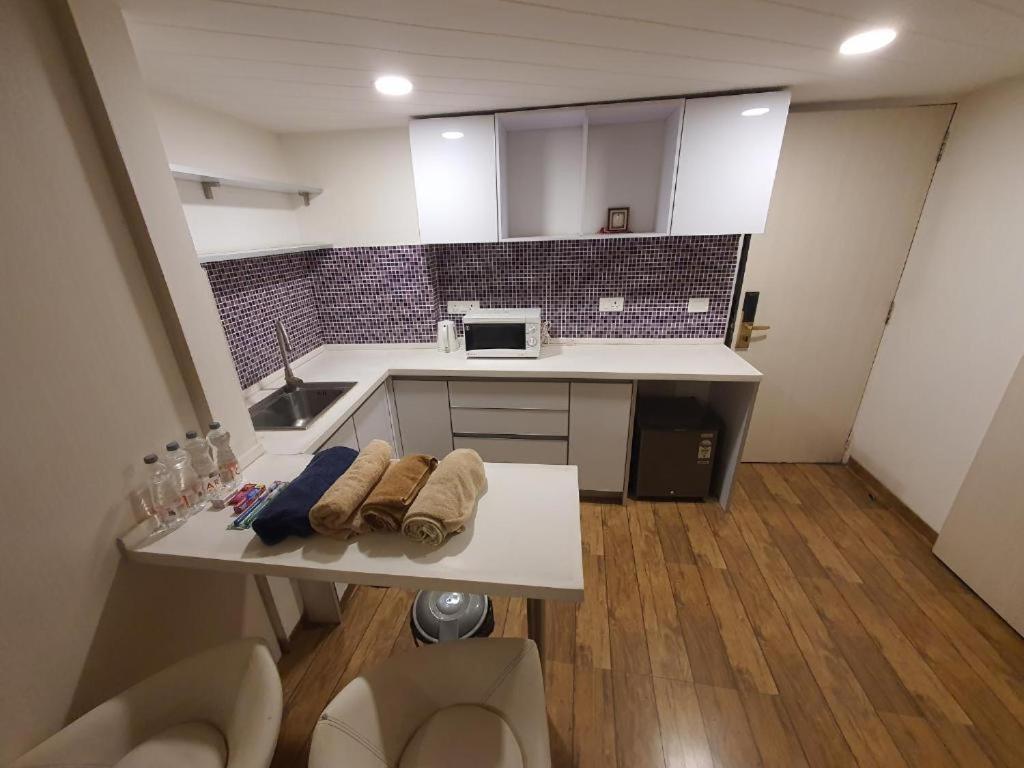 Homestays At Rajhans Belliza Near Airport Surat Exterior photo